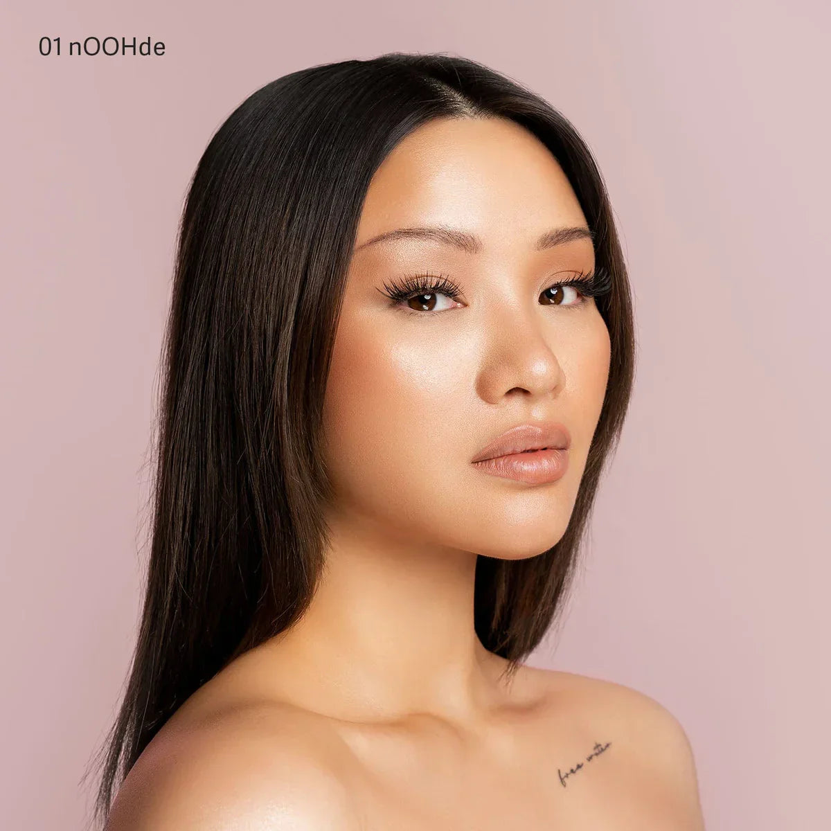 Tökéletesen megrajzolt ajkak, 12 órán át retus nélkül 